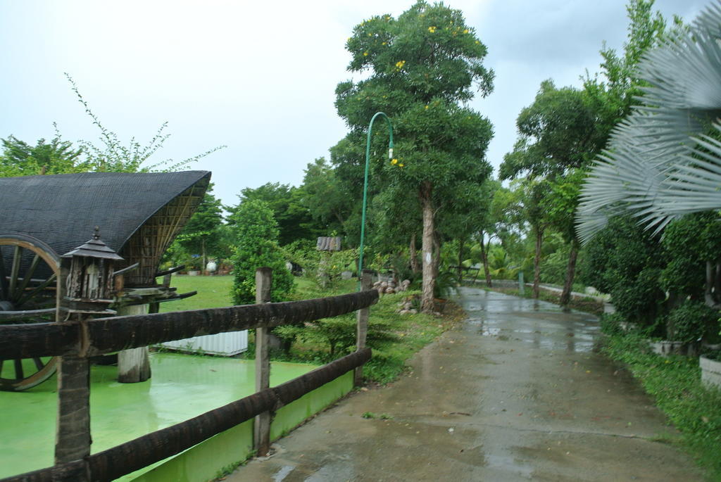 Baan Suan Resort Juree Punsuk Suphan Buri Buitenkant foto