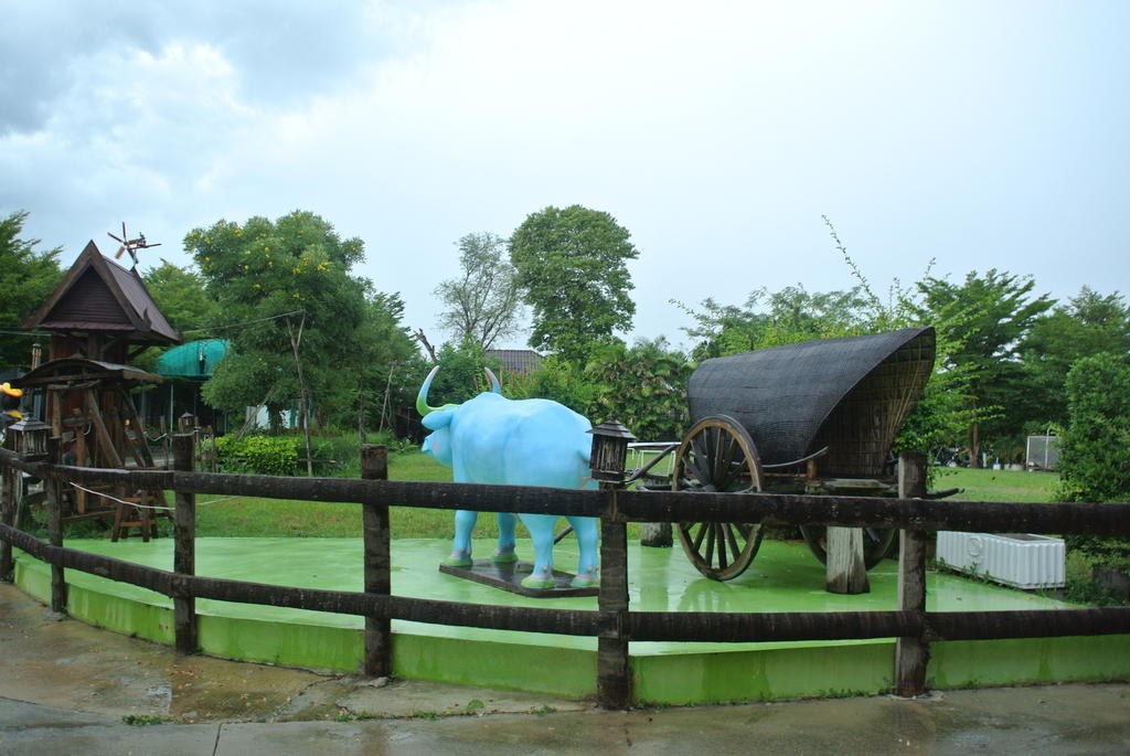 Baan Suan Resort Juree Punsuk Suphan Buri Buitenkant foto